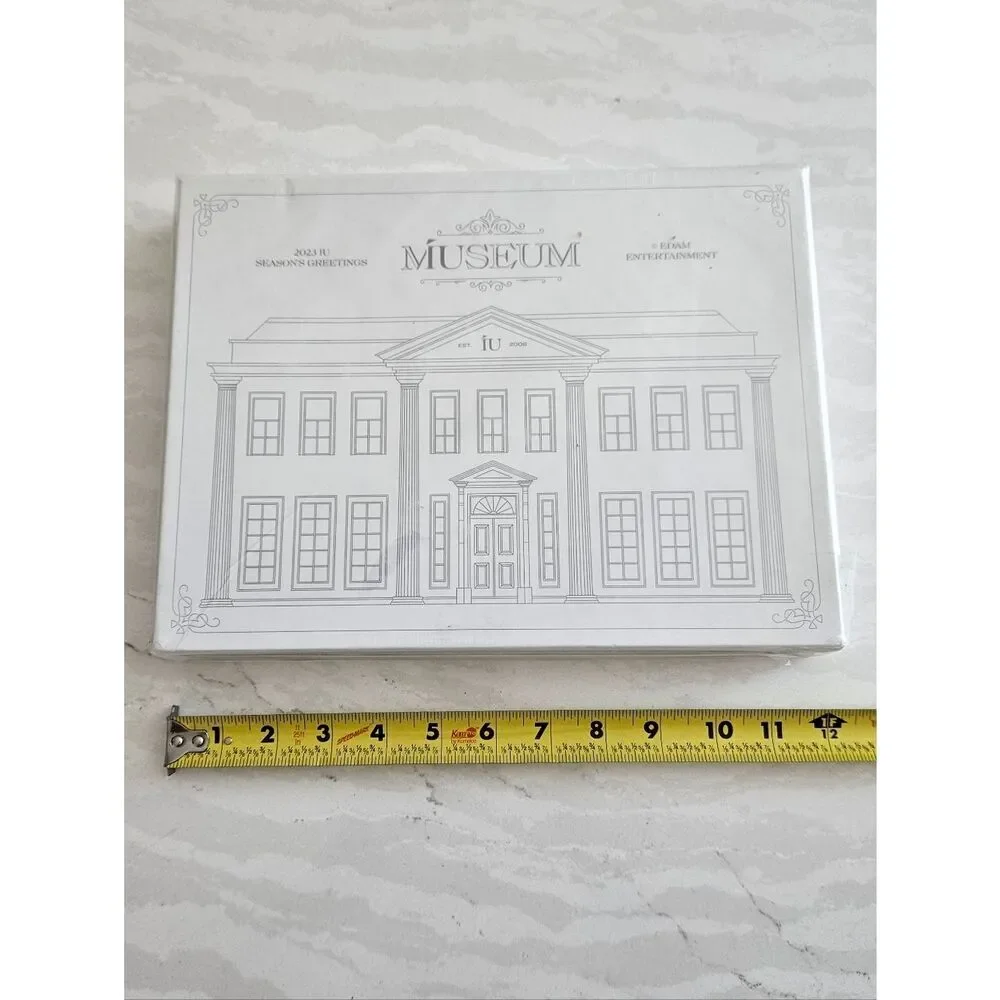IU 2023 SEASON’S GREETINGS [ MUSEUM ] K-POP SEALED